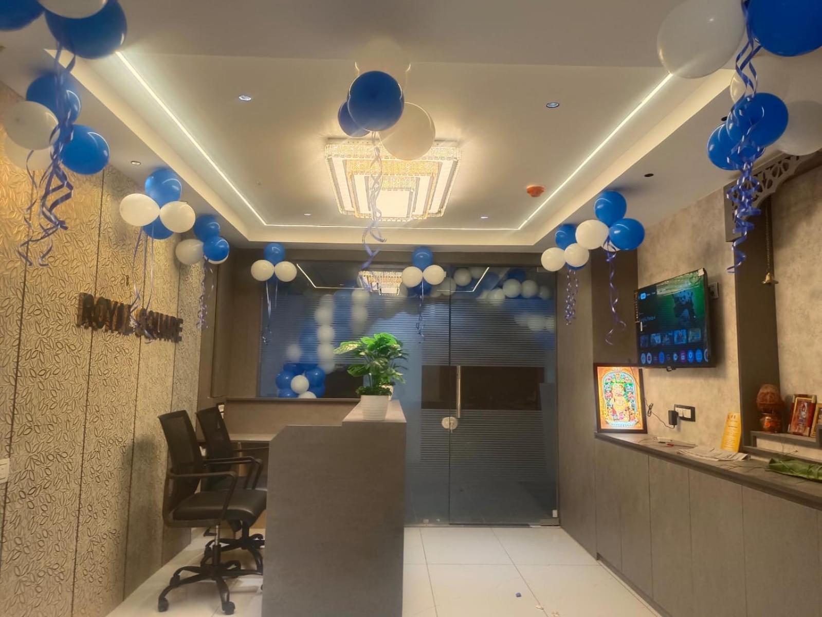 Hotel Royal Square Gandhinagar Exterior photo